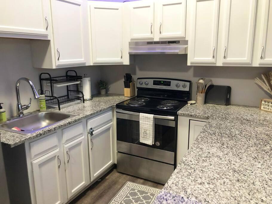 Ferienwohnung Downtown Cleveland -Modern First Floor Unit Exterior foto