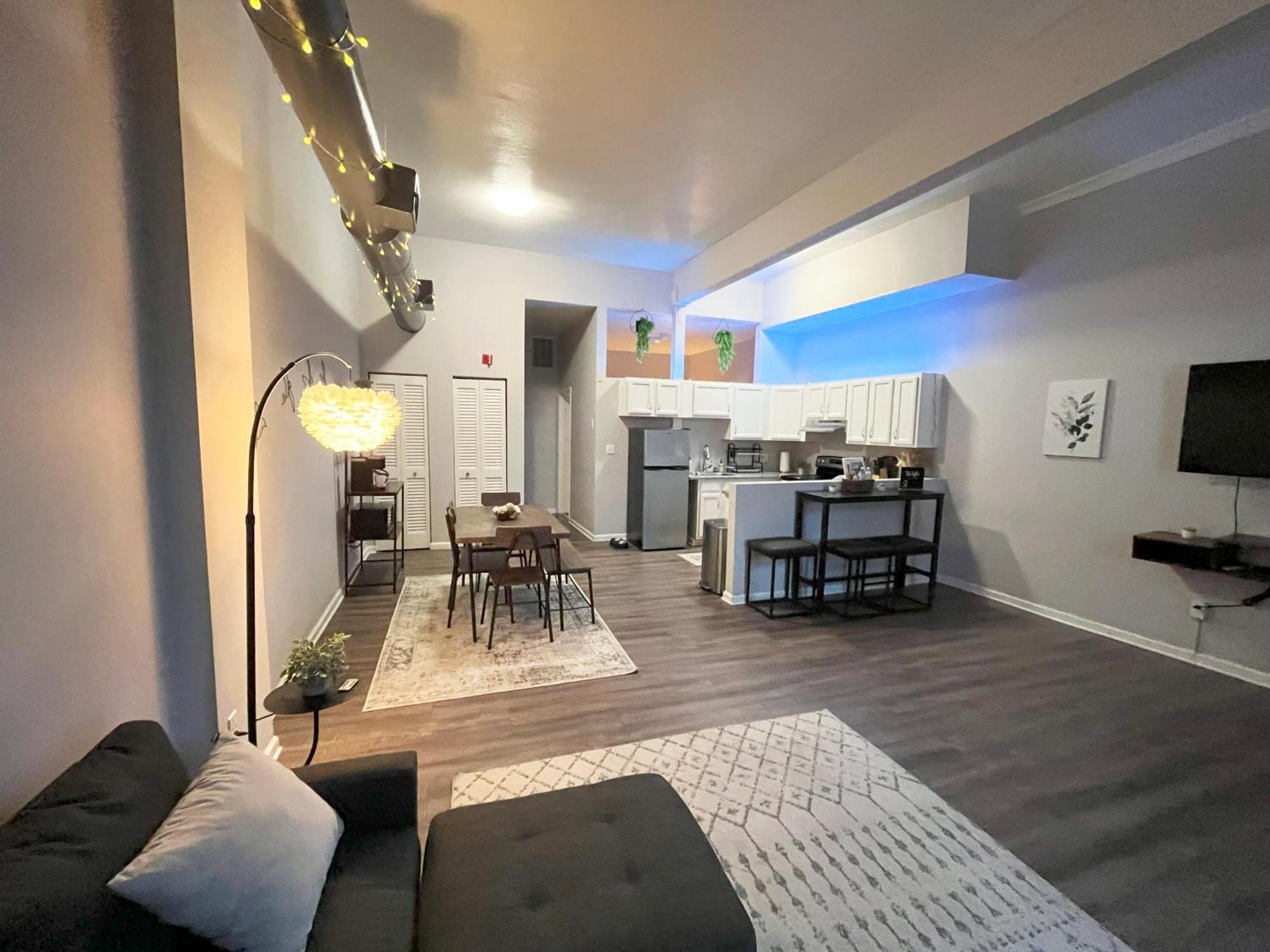 Ferienwohnung Downtown Cleveland -Modern First Floor Unit Exterior foto